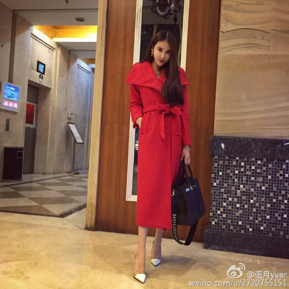 性感尤物乳神伍月yuer海量微博生活写真秀150P