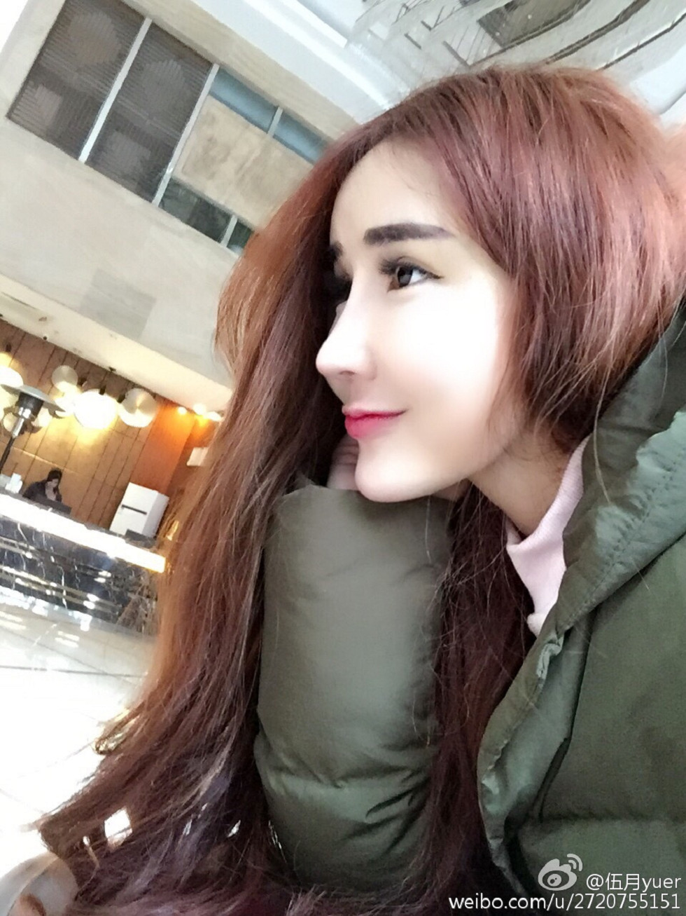 性感尤物乳神伍月yuer海量微博生活写真秀150P