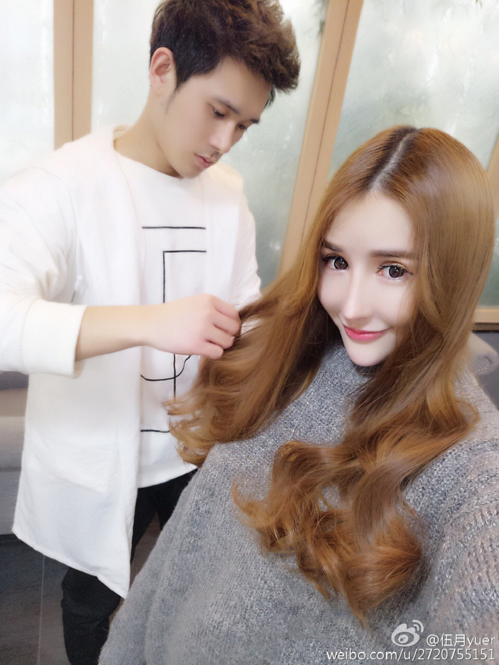 性感尤物乳神伍月yuer海量微博生活写真秀150P