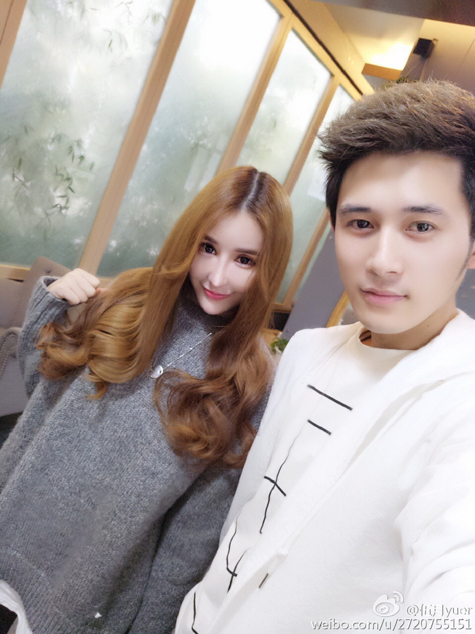 性感尤物乳神伍月yuer海量微博生活写真秀150P