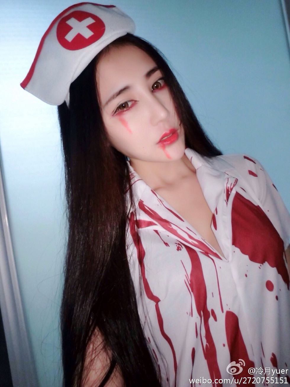 性感尤物乳神伍月yuer海量微博生活写真秀150P