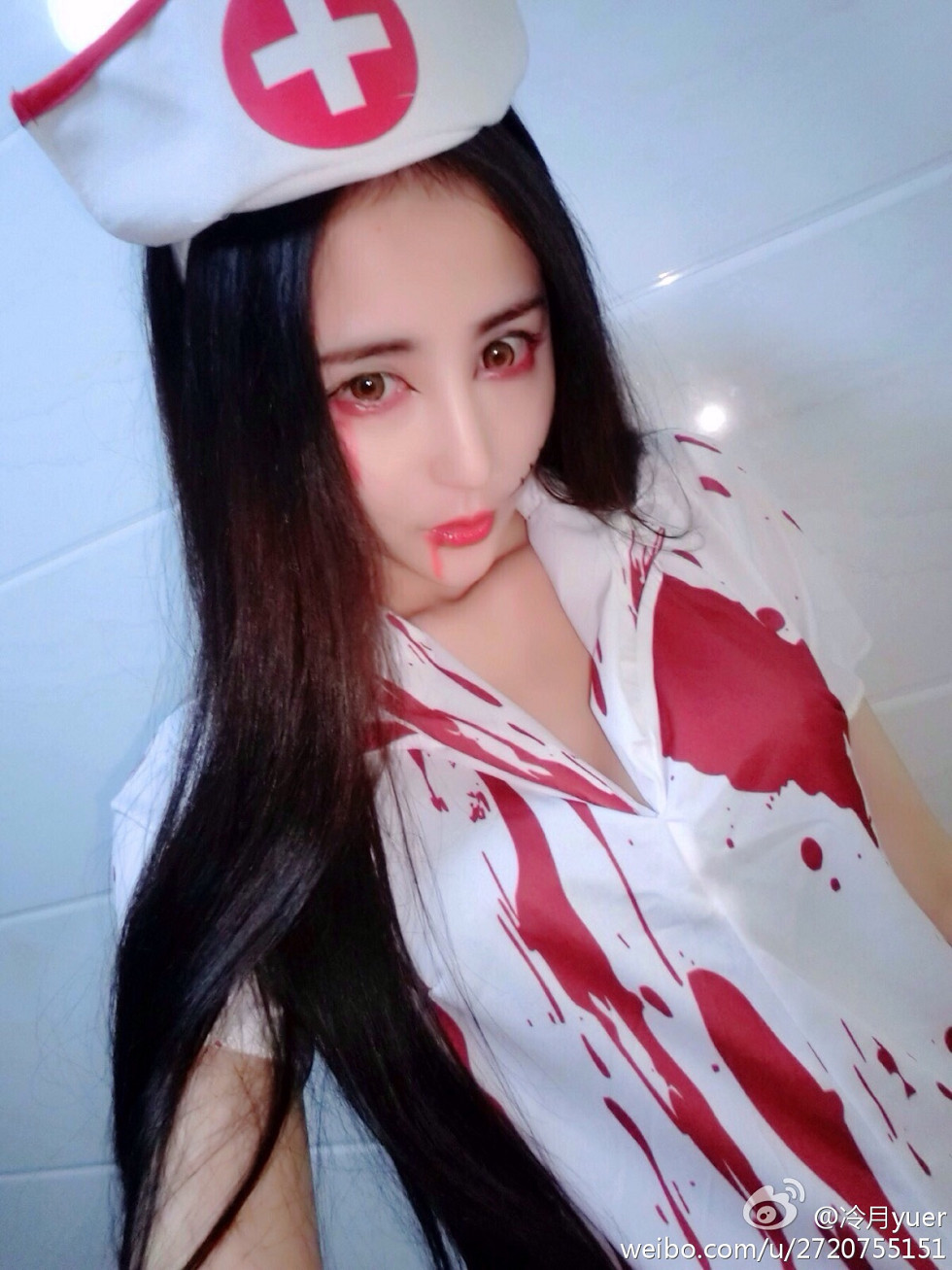 性感尤物乳神伍月yuer海量微博生活写真秀150P