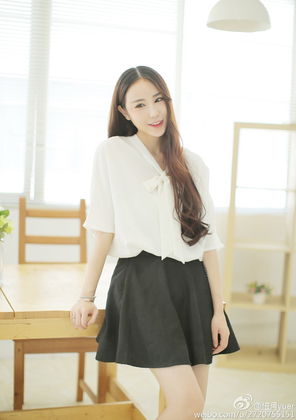 性感尤物乳神伍月yuer海量微博生活写真秀150P