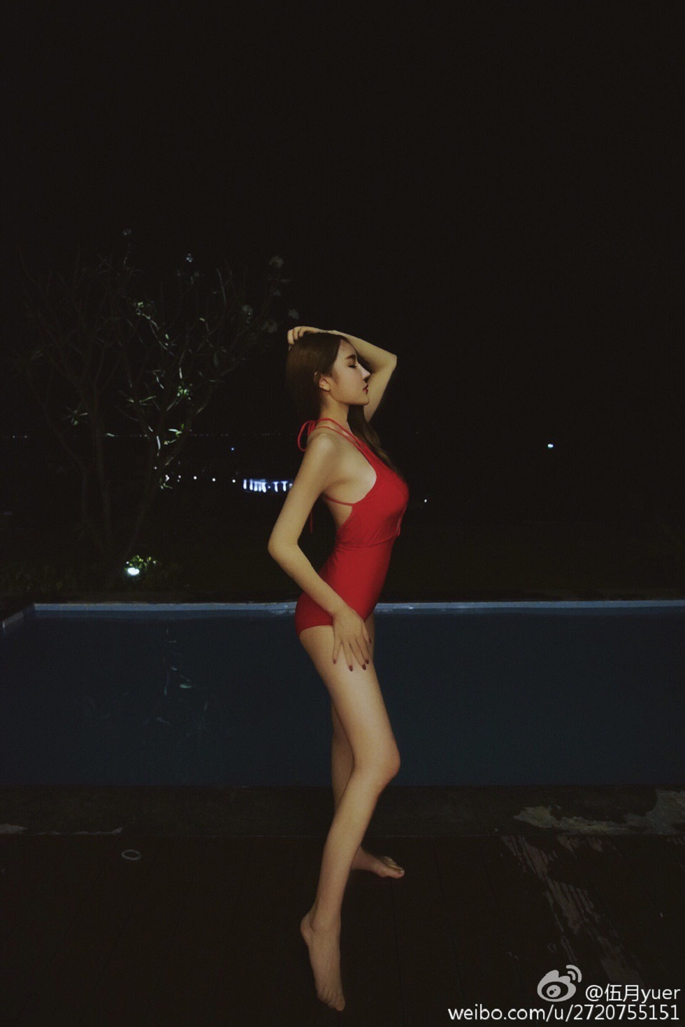 性感尤物乳神伍月yuer海量微博生活写真秀150P