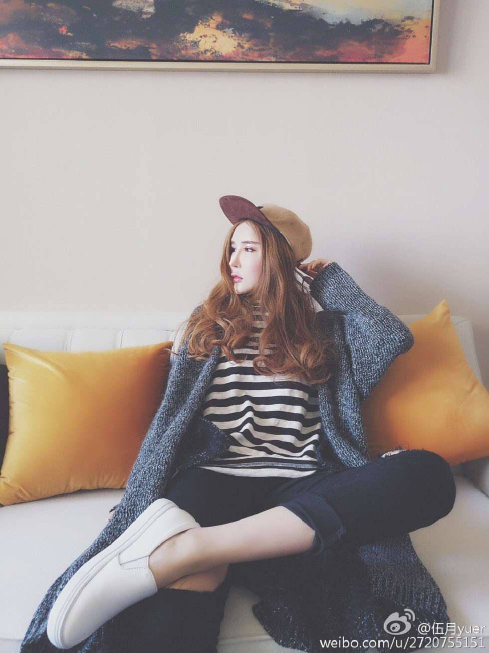 性感尤物乳神伍月yuer海量微博生活写真秀150P