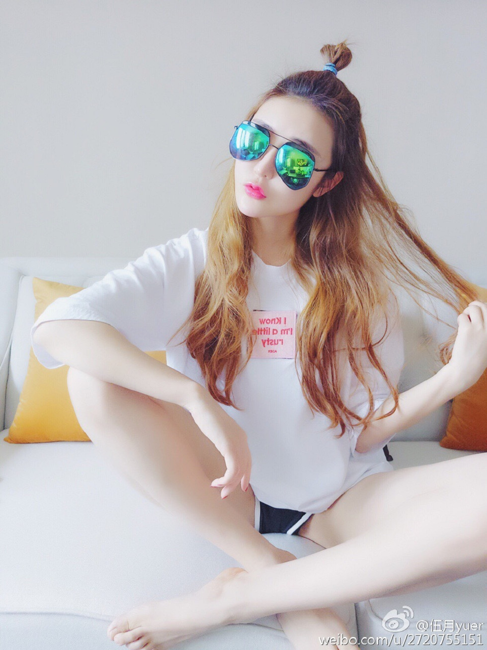 性感尤物乳神伍月yuer海量微博生活写真秀150P