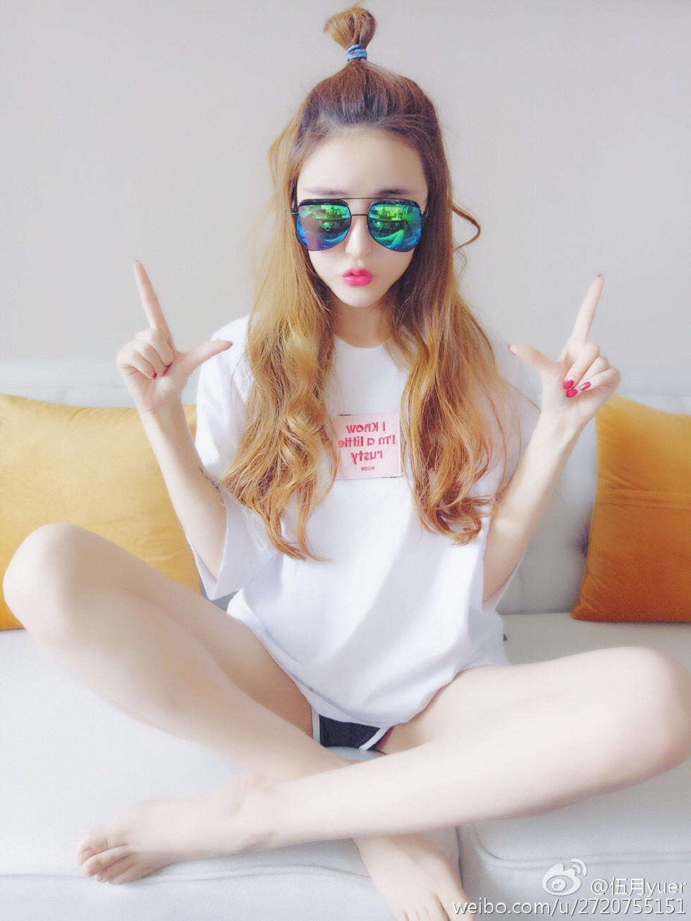 性感尤物乳神伍月yuer海量微博生活写真秀150P