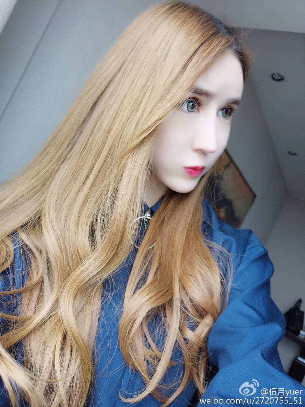 性感尤物乳神伍月yuer海量微博生活写真秀150P