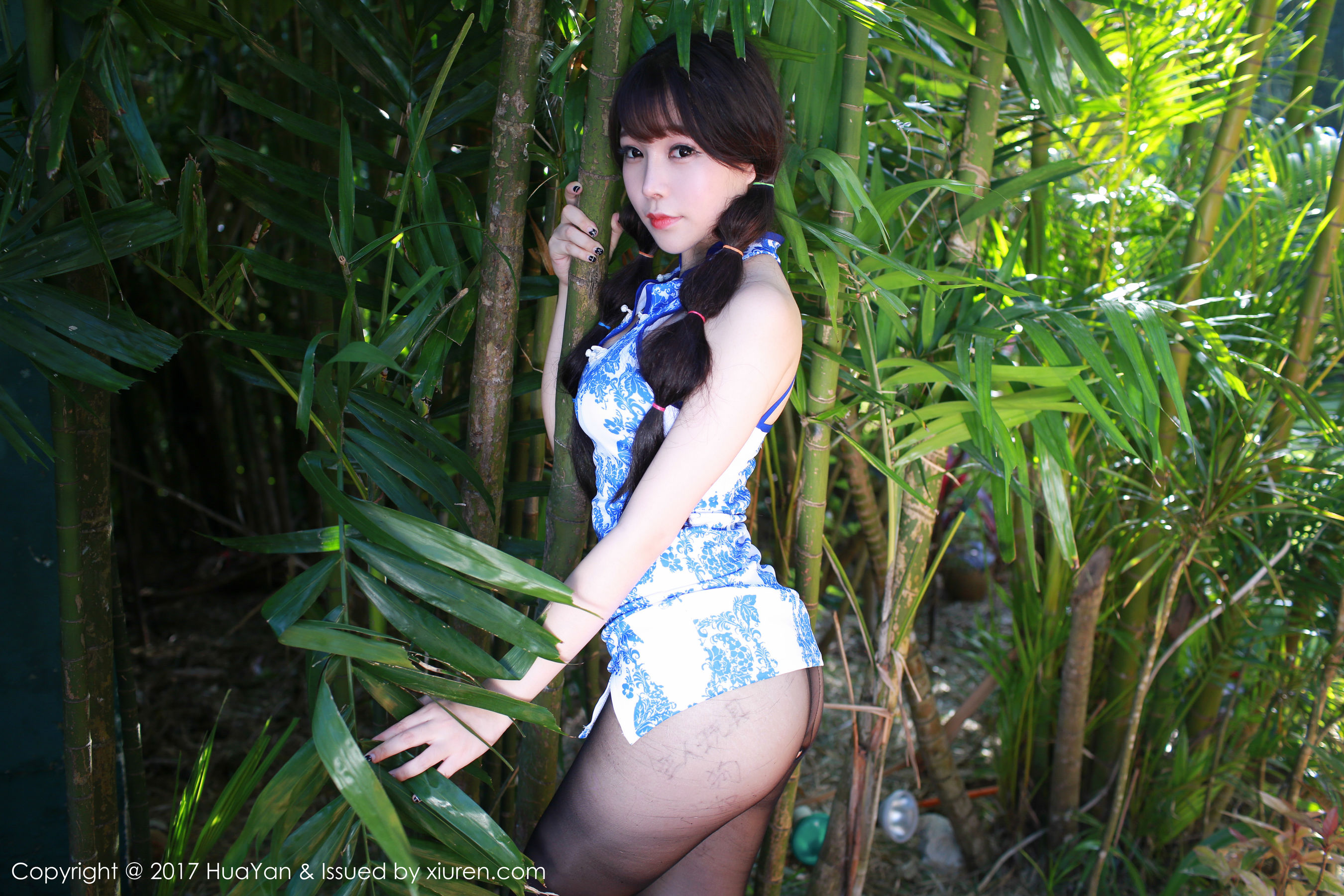 芝芝Booty《旗袍+黑丝》 [花の颜HuaYan] VOL.026 写真集