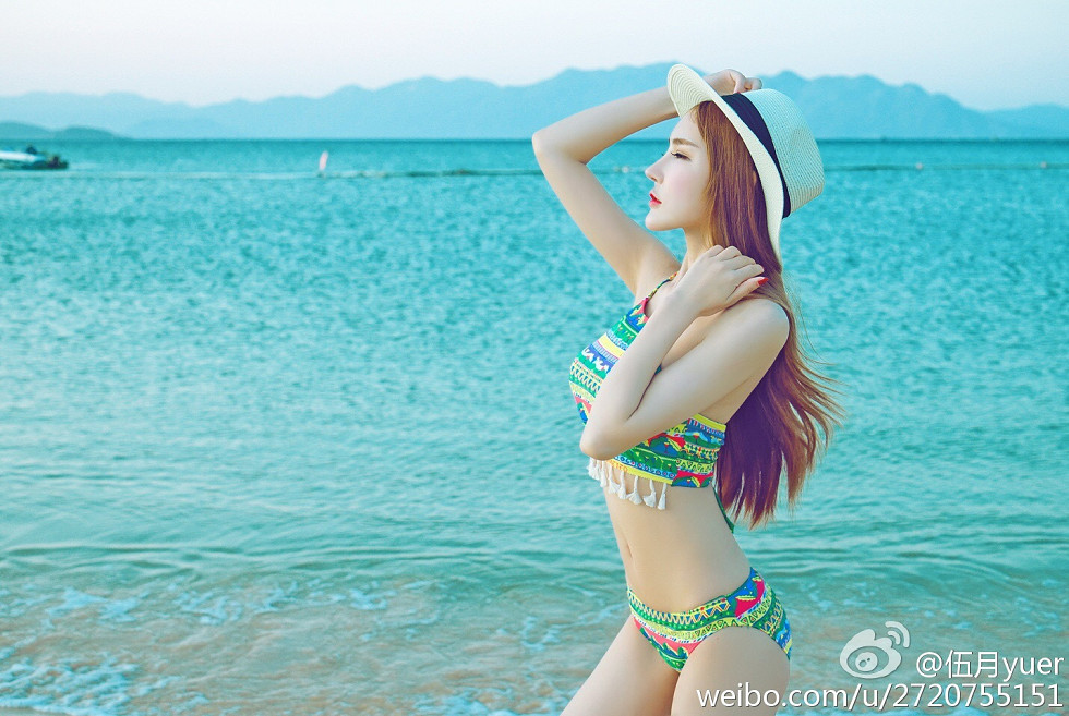 性感尤物乳神伍月yuer海量微博生活写真秀150P