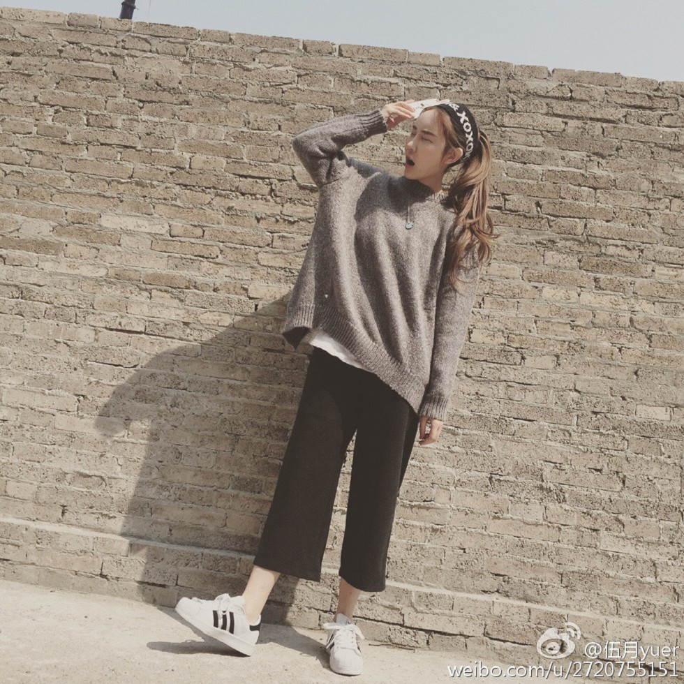 性感尤物乳神伍月yuer海量微博生活写真秀150P