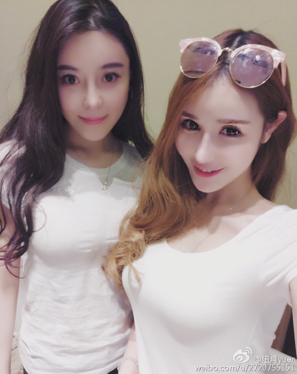 性感尤物乳神伍月yuer海量微博生活写真秀150P