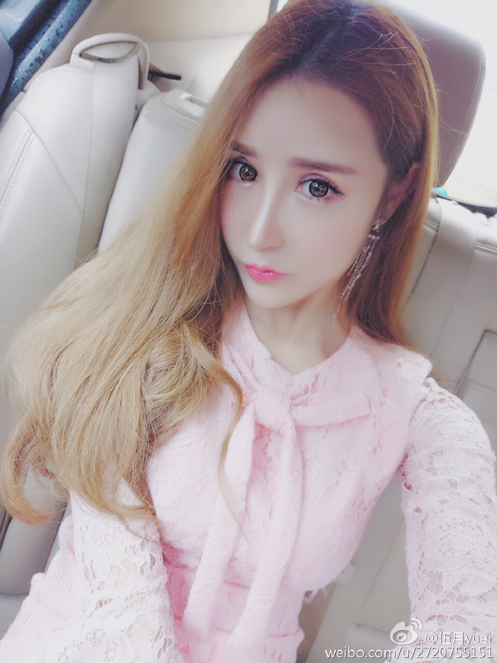 性感尤物乳神伍月yuer海量微博生活写真秀150P