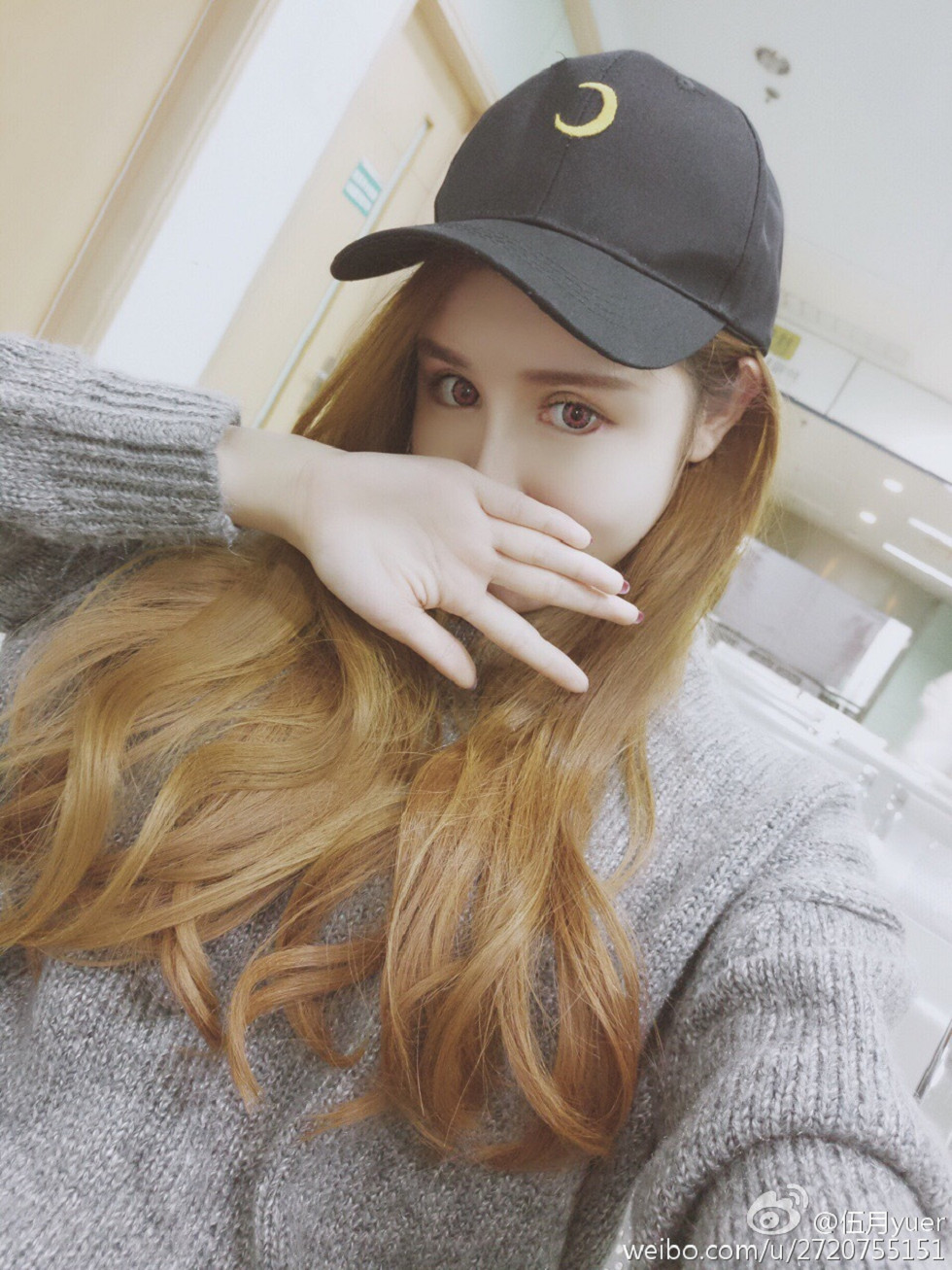 性感尤物乳神伍月yuer海量微博生活写真秀150P