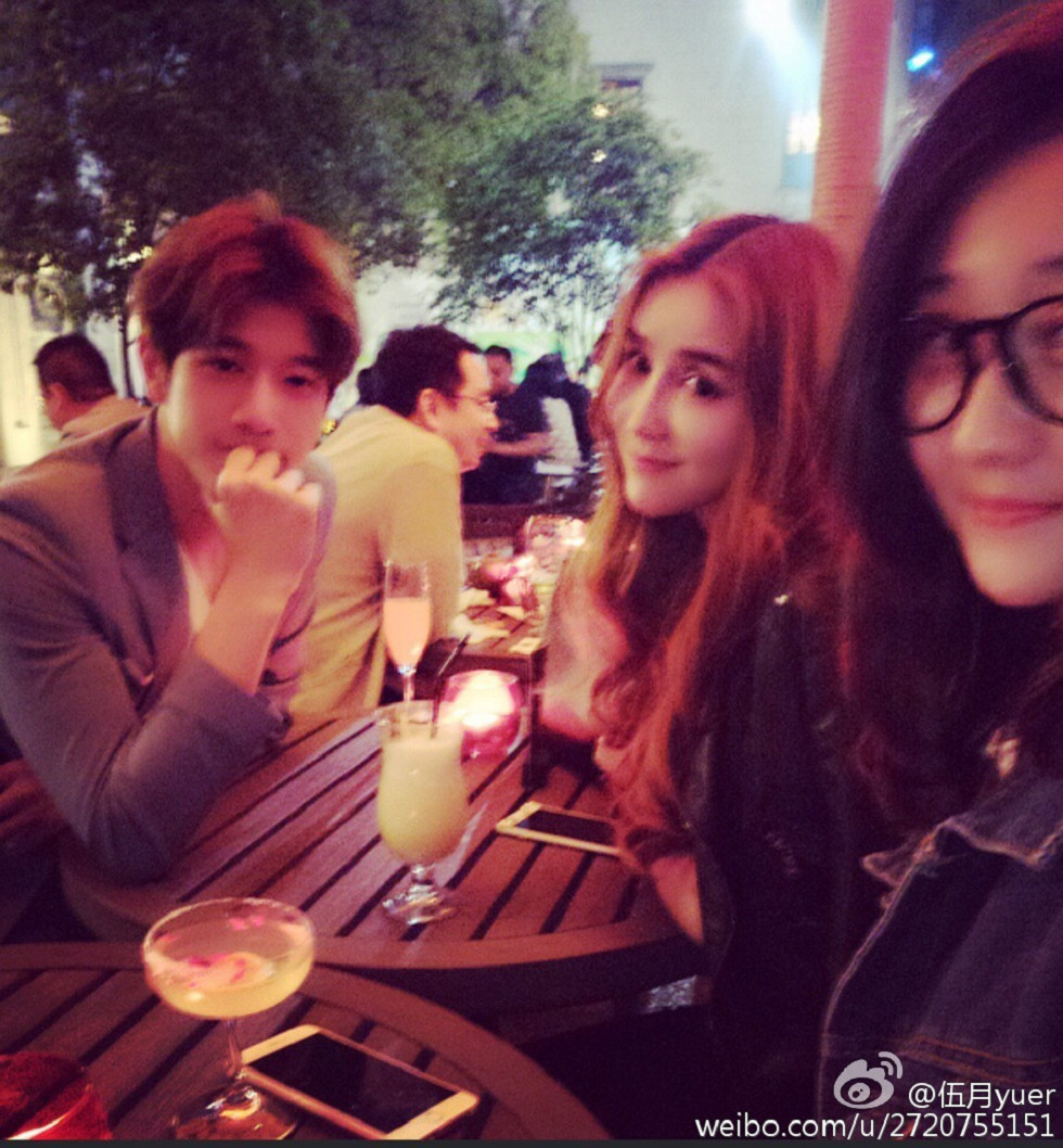 性感尤物乳神伍月yuer海量微博生活写真秀150P