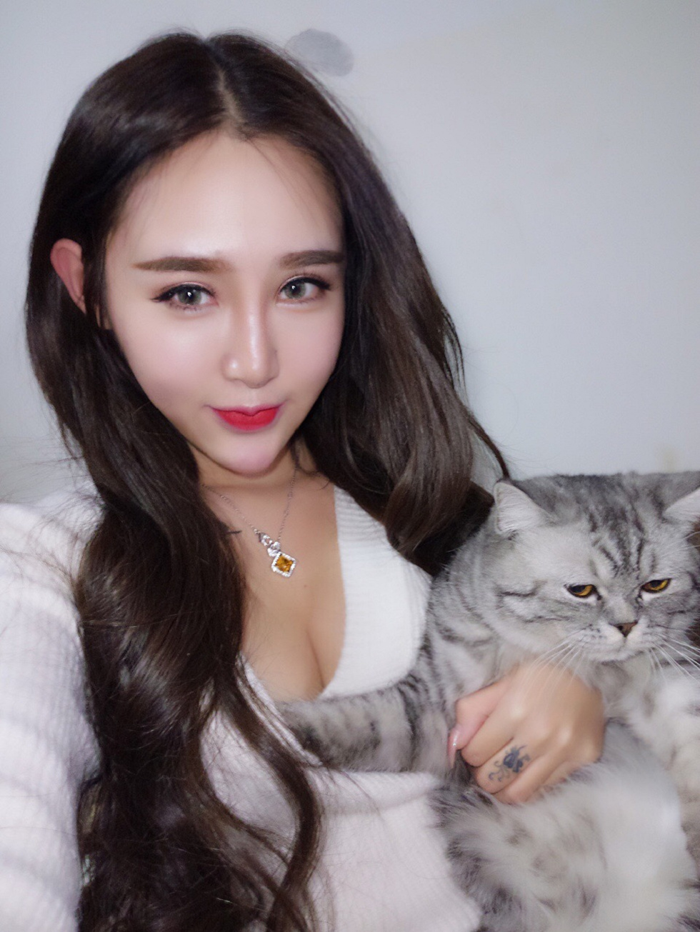 鲜肉嫩模欣杨Kitty完美身材性感微博系列写真105P