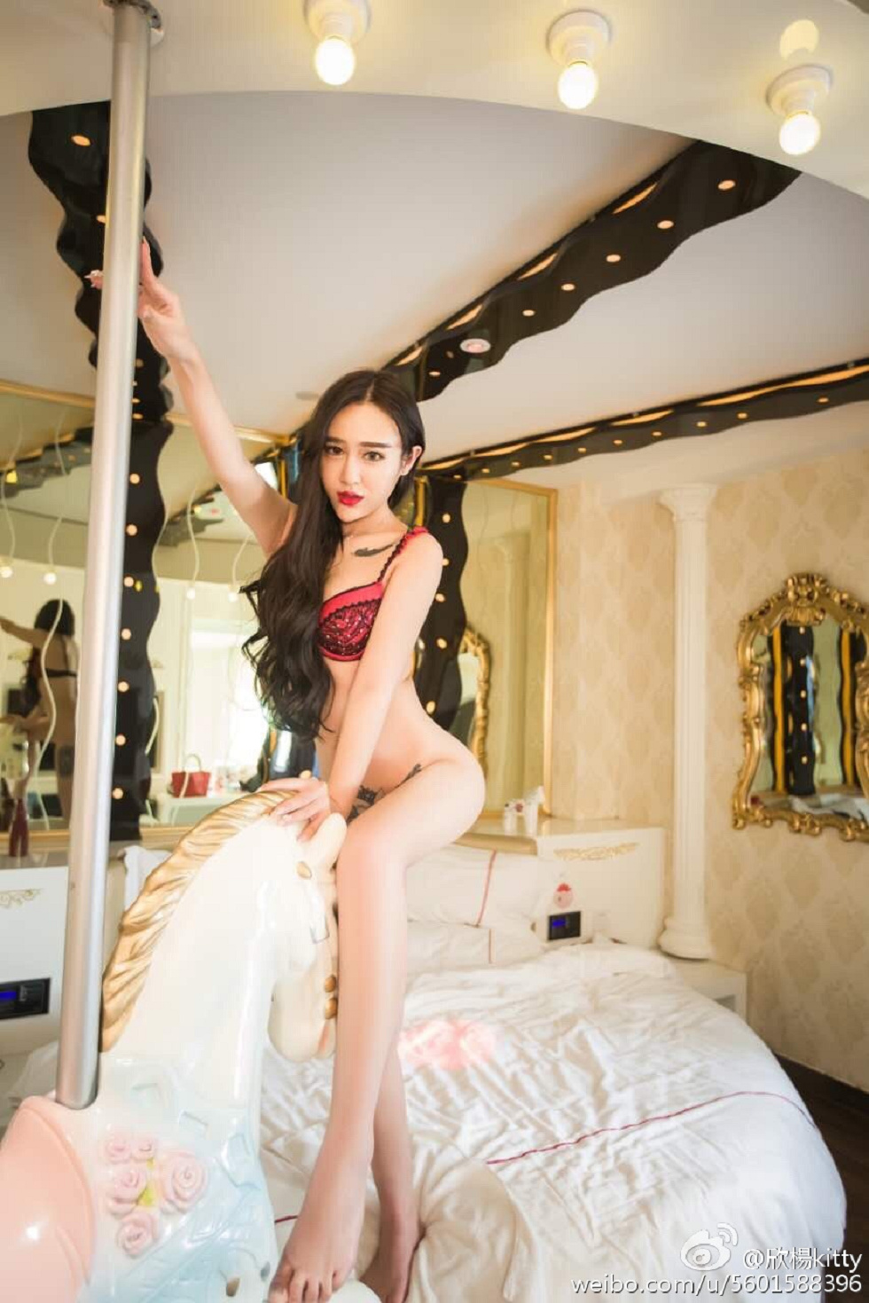 鲜肉嫩模欣杨Kitty完美身材性感微博系列写真105P