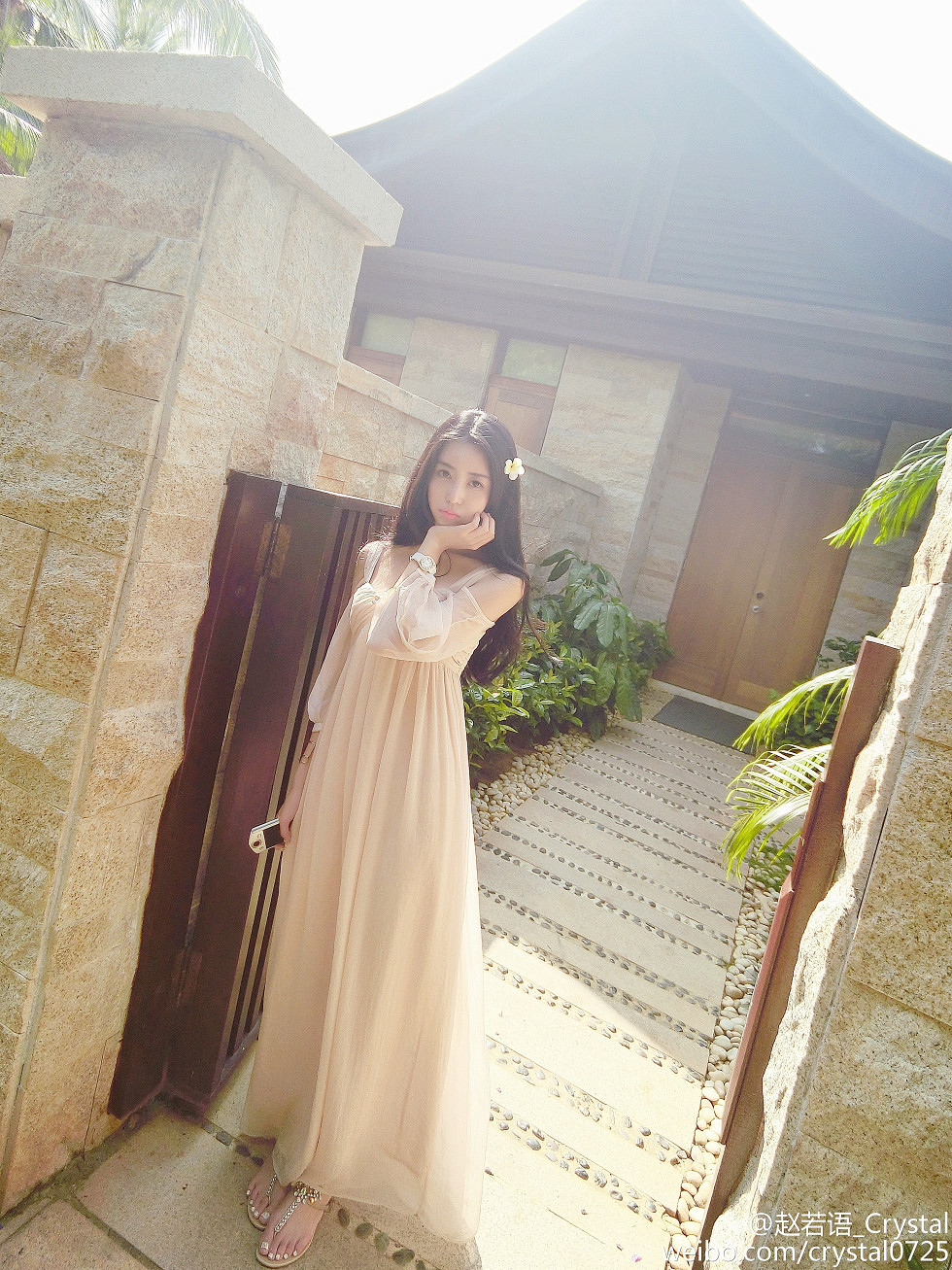 DOTA美女赵若语Crystal黑丝长腿海量微博性感写真415P