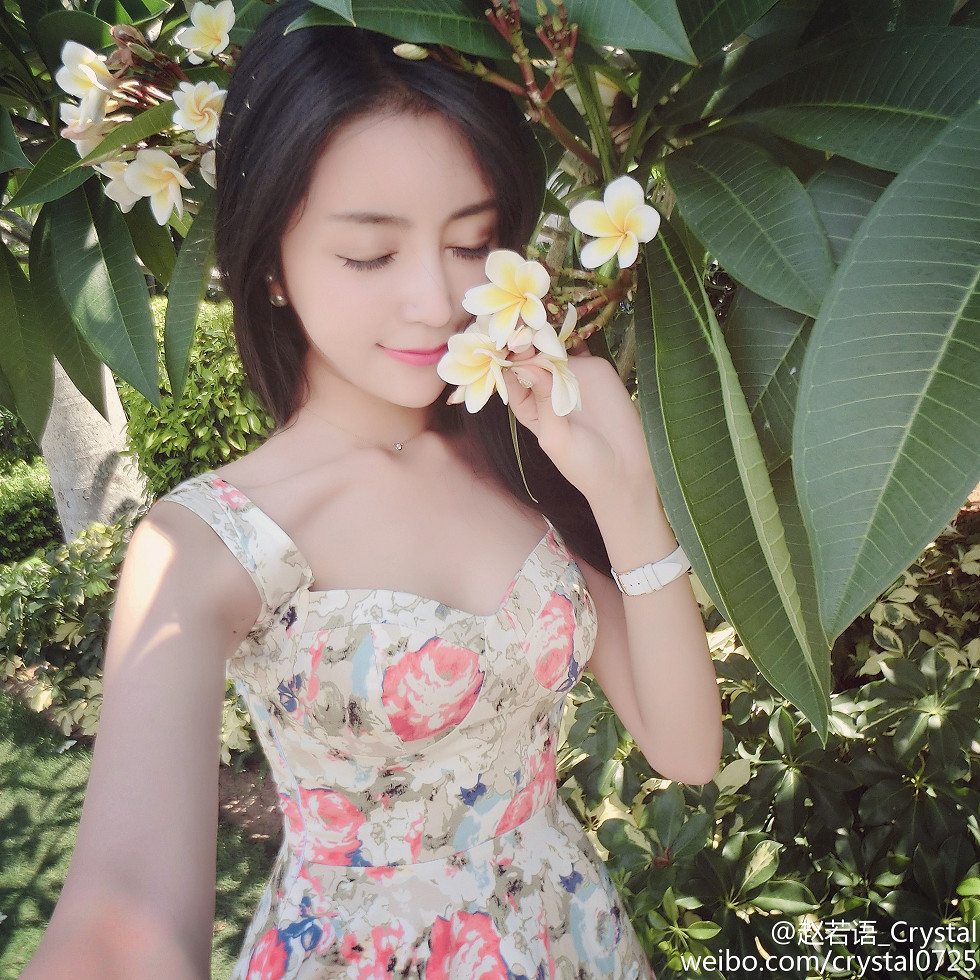 DOTA美女赵若语Crystal黑丝长腿海量微博性感写真415P