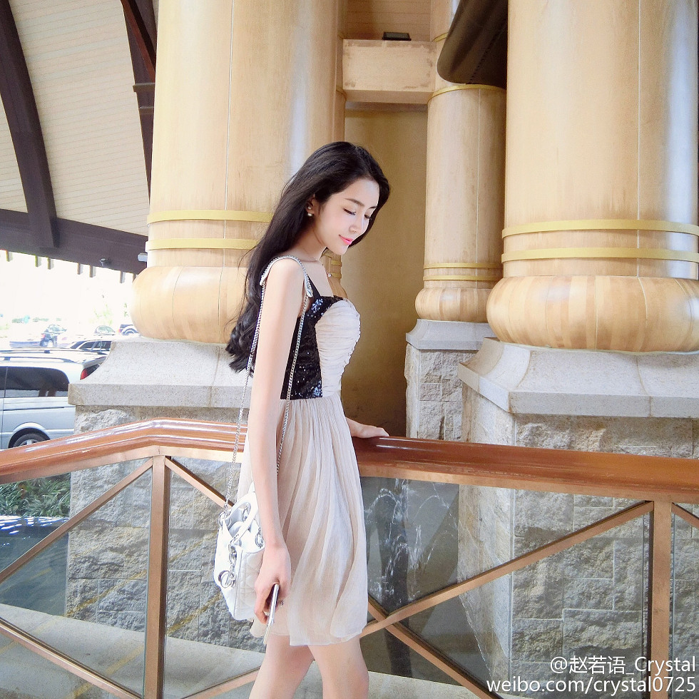 DOTA美女赵若语Crystal黑丝长腿海量微博性感写真415P