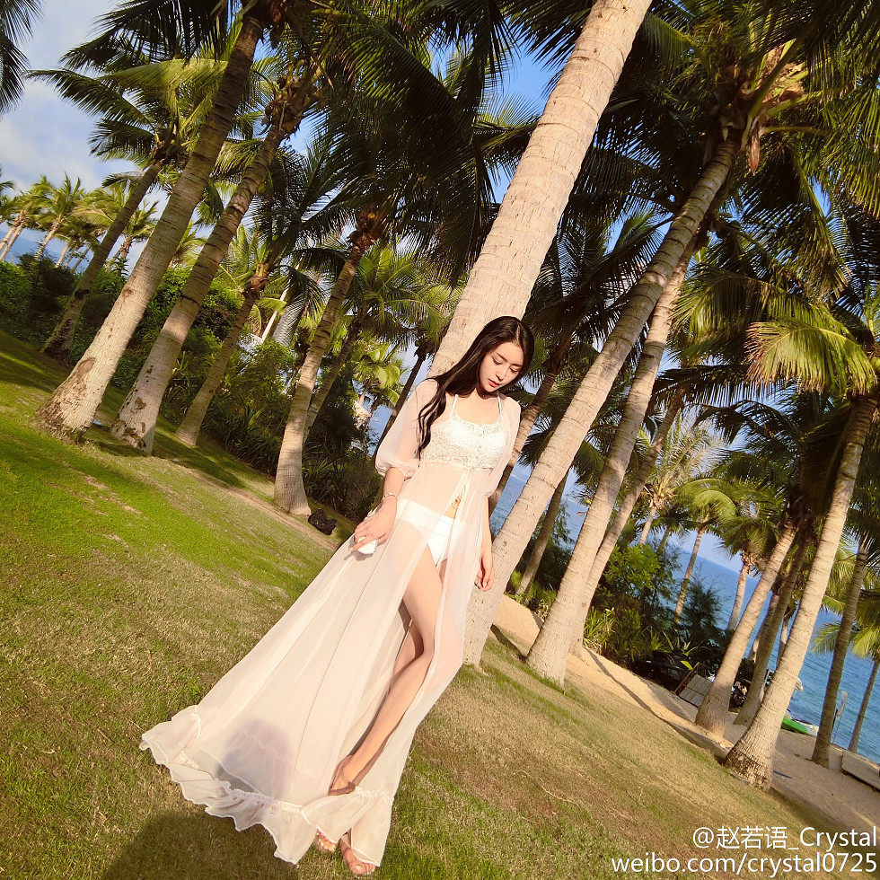 DOTA美女赵若语Crystal黑丝长腿海量微博性感写真415P