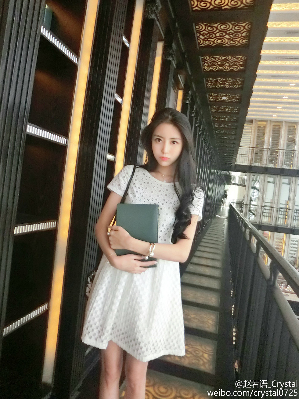 DOTA美女赵若语Crystal黑丝长腿海量微博性感写真415P