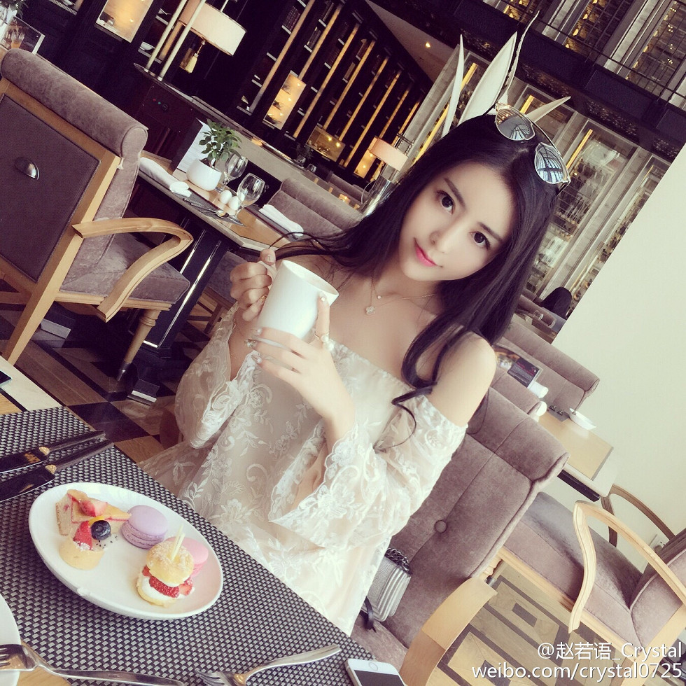 DOTA美女赵若语Crystal黑丝长腿海量微博性感写真415P