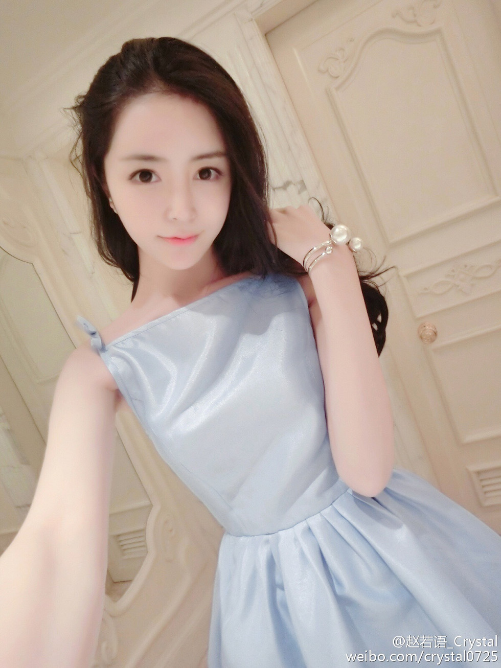 DOTA美女赵若语Crystal黑丝长腿海量微博性感写真415P