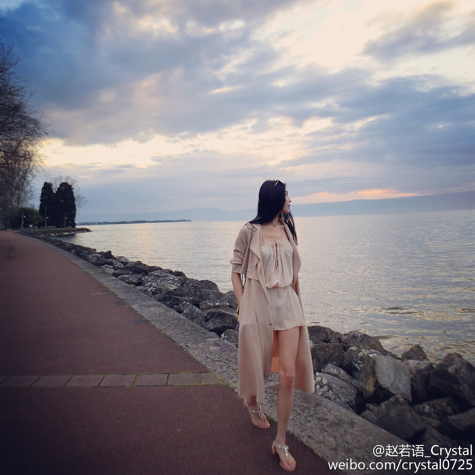 DOTA美女赵若语Crystal黑丝长腿海量微博性感写真415P