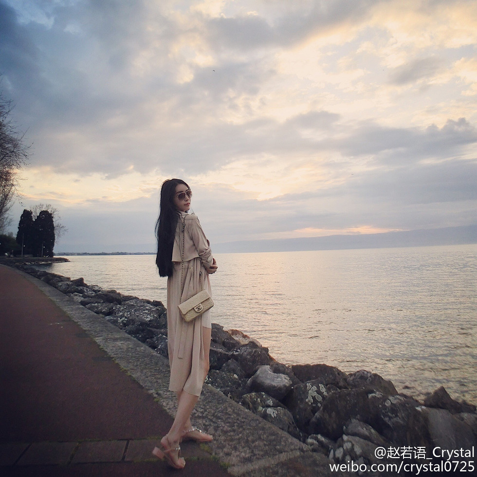 DOTA美女赵若语Crystal黑丝长腿海量微博性感写真415P