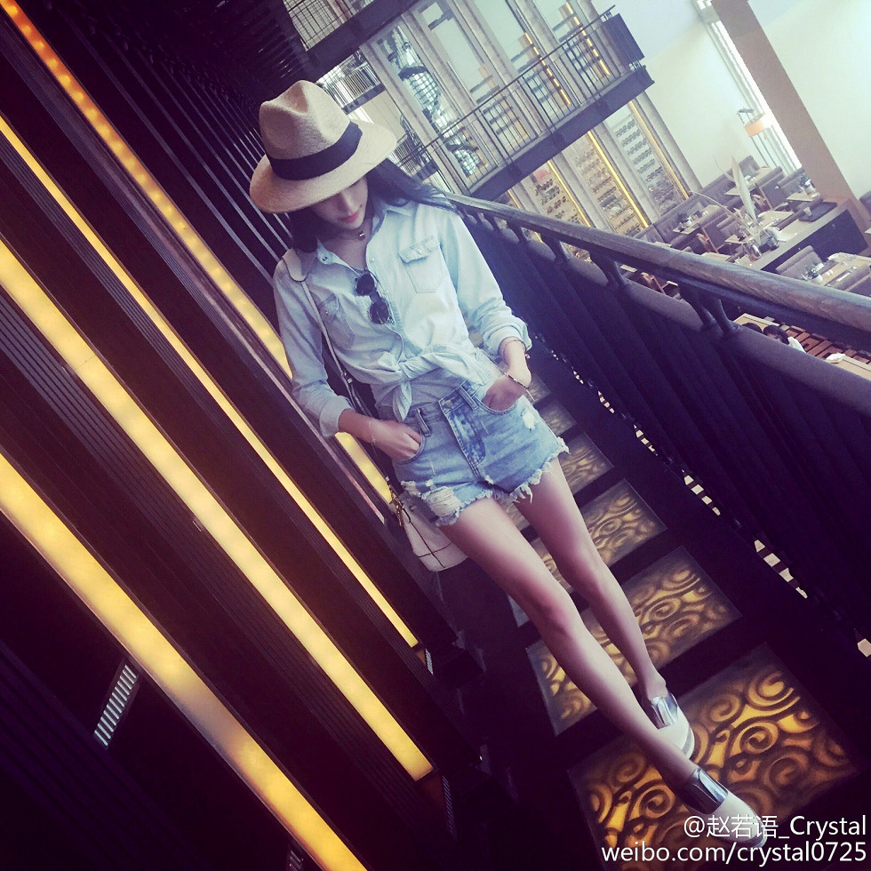 DOTA美女赵若语Crystal黑丝长腿海量微博性感写真415P