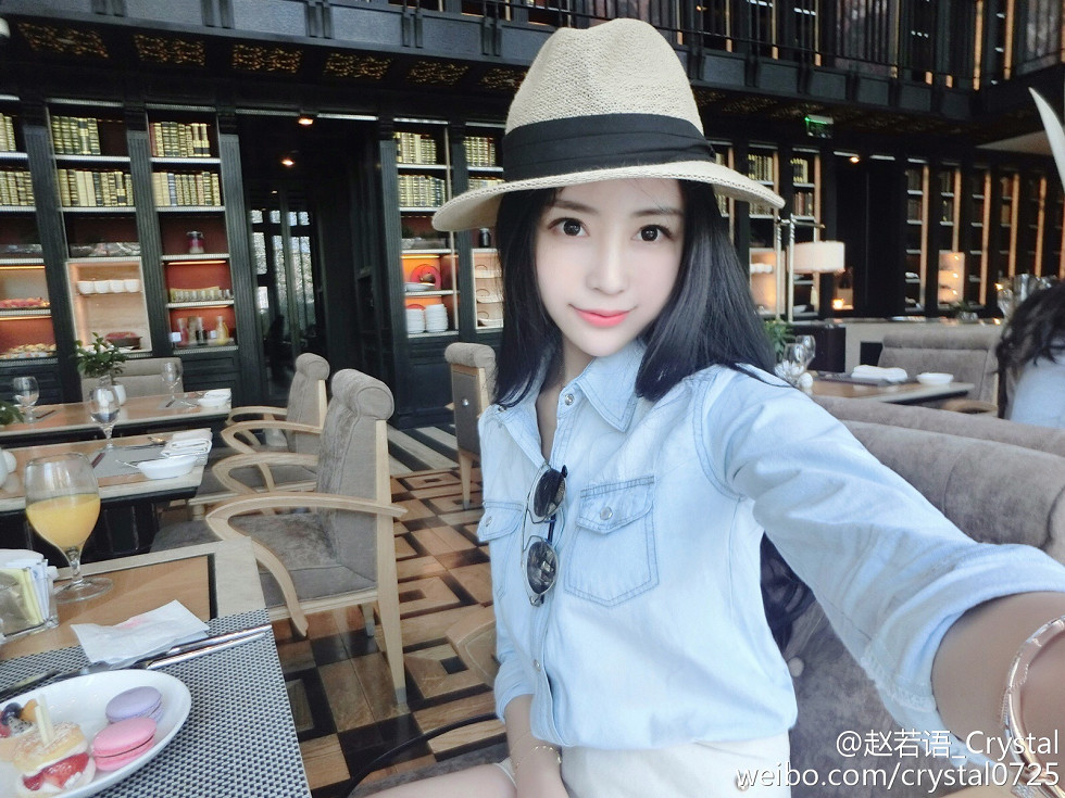 DOTA美女赵若语Crystal黑丝长腿海量微博性感写真415P