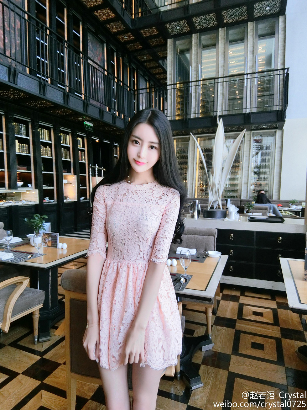 DOTA美女赵若语Crystal黑丝长腿海量微博性感写真415P