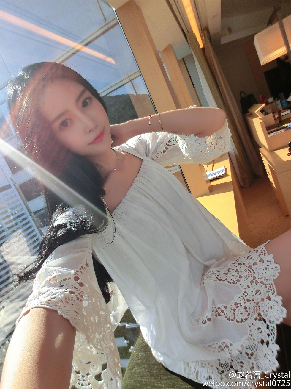 DOTA美女赵若语Crystal黑丝长腿海量微博性感写真415P