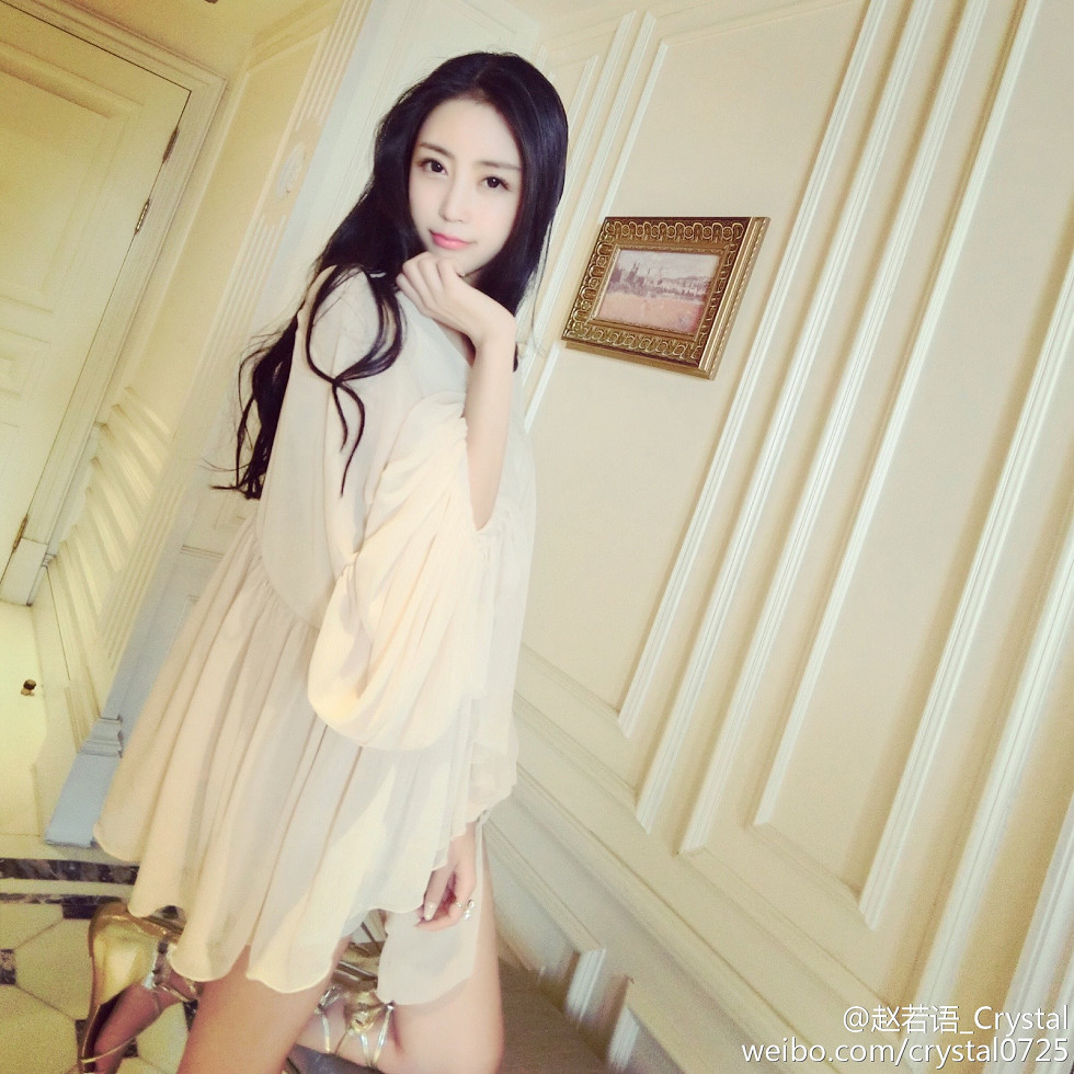 DOTA美女赵若语Crystal黑丝长腿海量微博性感写真415P