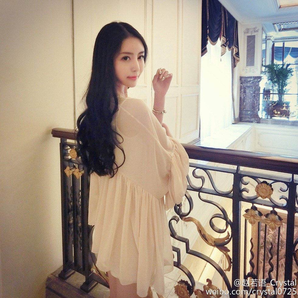 DOTA美女赵若语Crystal黑丝长腿海量微博性感写真415P