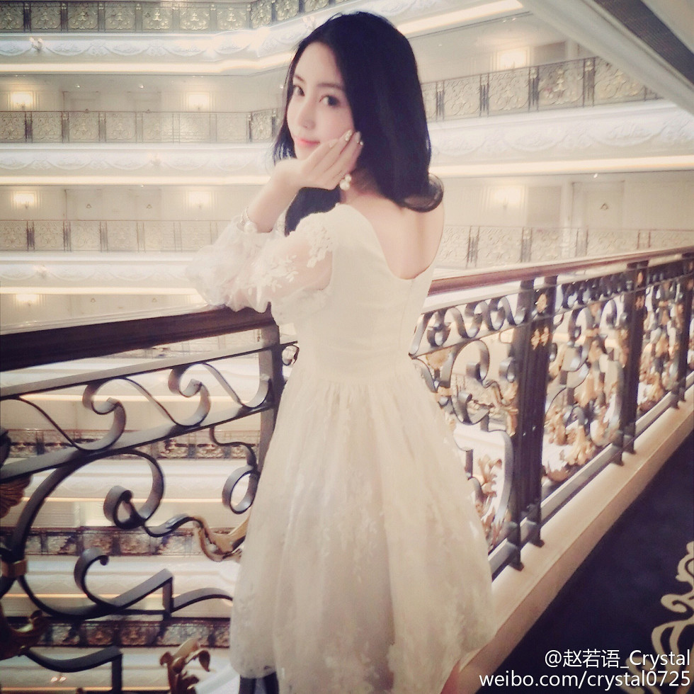 DOTA美女赵若语Crystal黑丝长腿海量微博性感写真415P