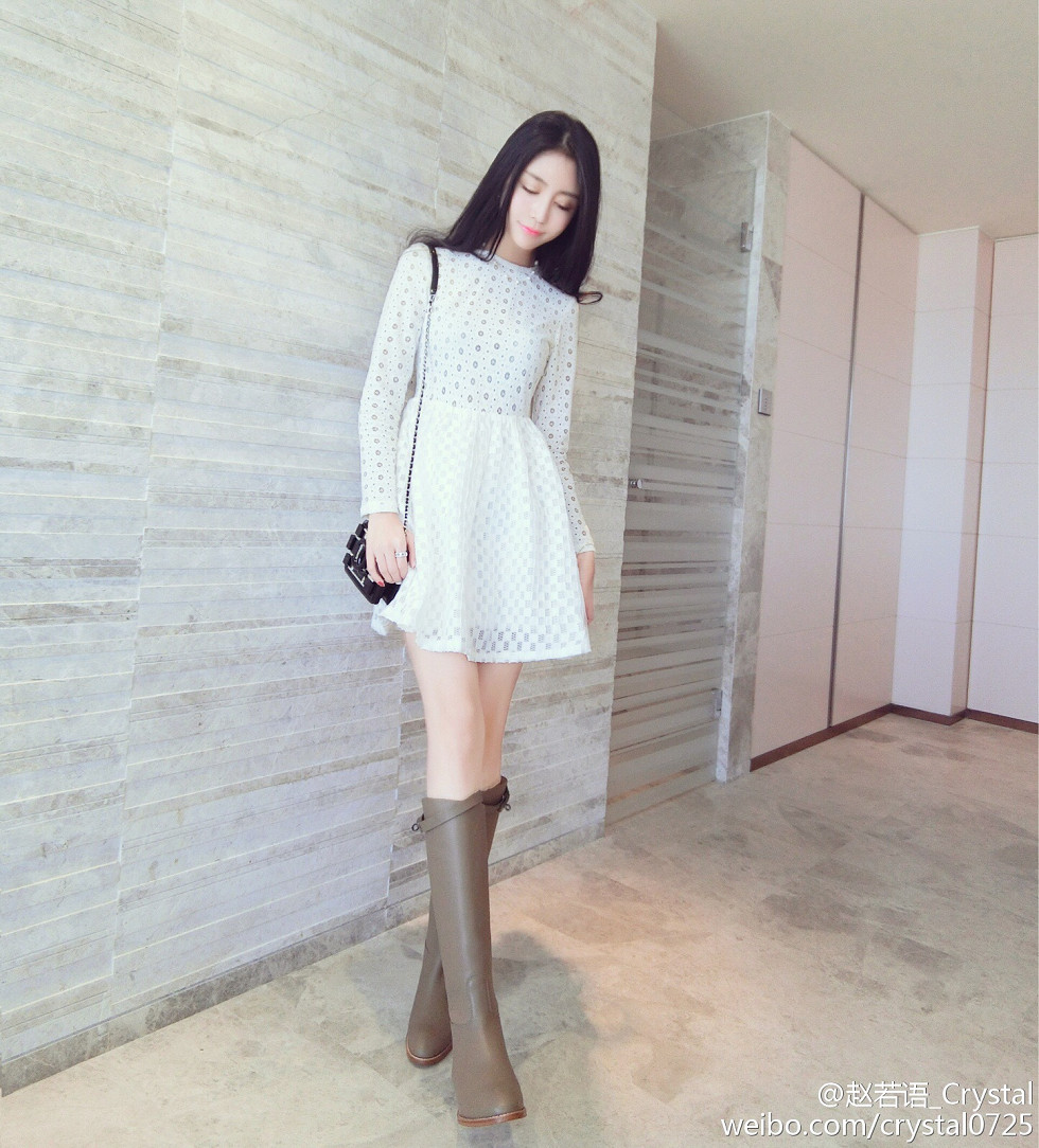 DOTA美女赵若语Crystal黑丝长腿海量微博性感写真415P