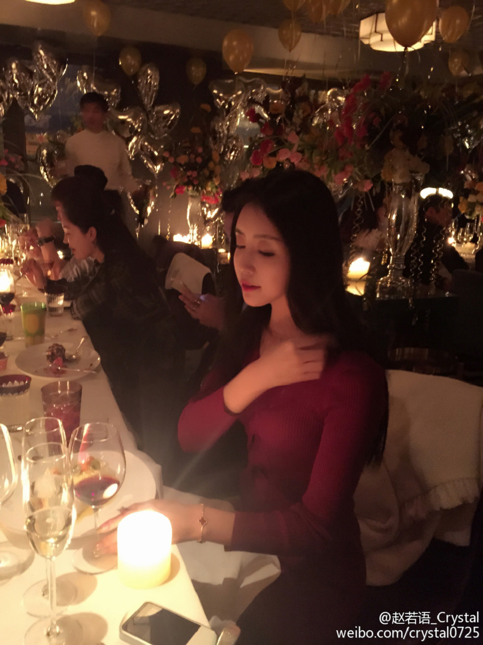 DOTA美女赵若语Crystal黑丝长腿海量微博性感写真415P