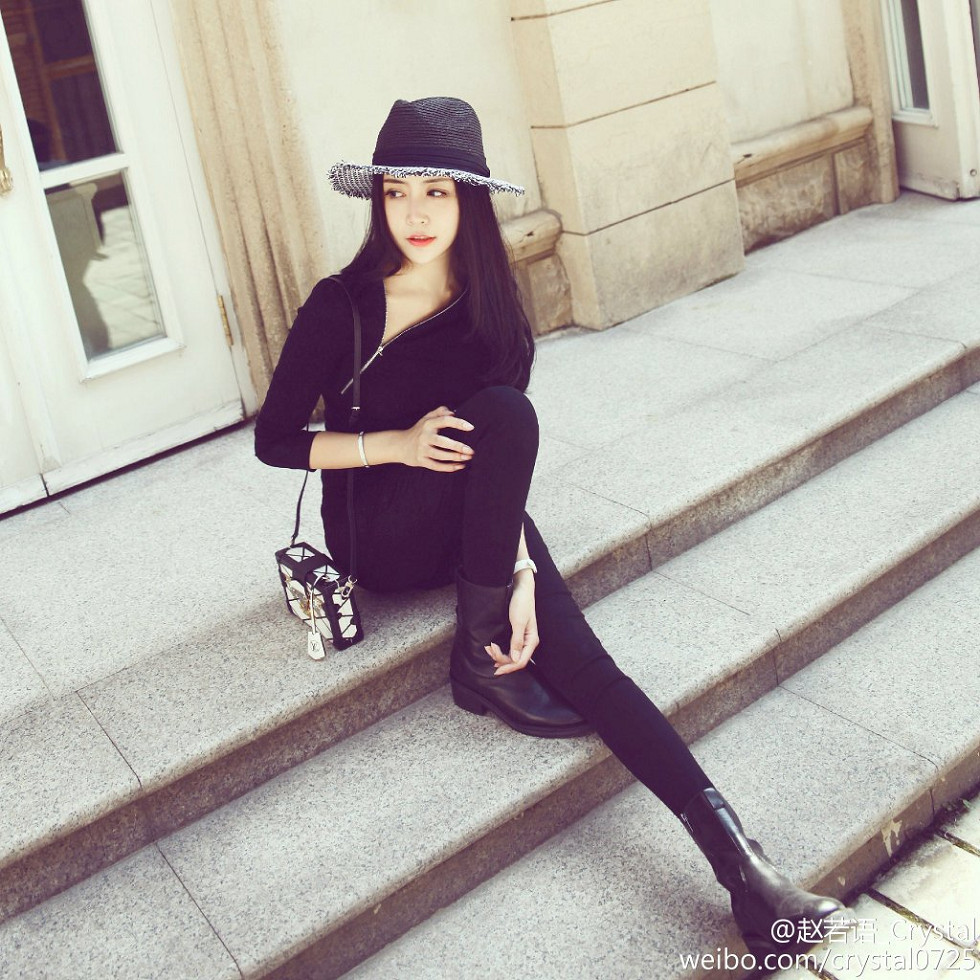 DOTA美女赵若语Crystal黑丝长腿海量微博性感写真415P