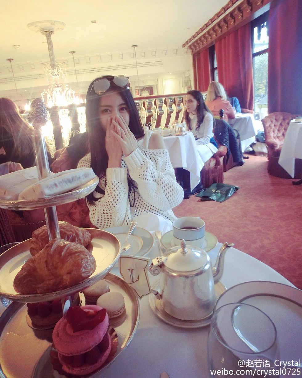 DOTA美女赵若语Crystal黑丝长腿海量微博性感写真415P