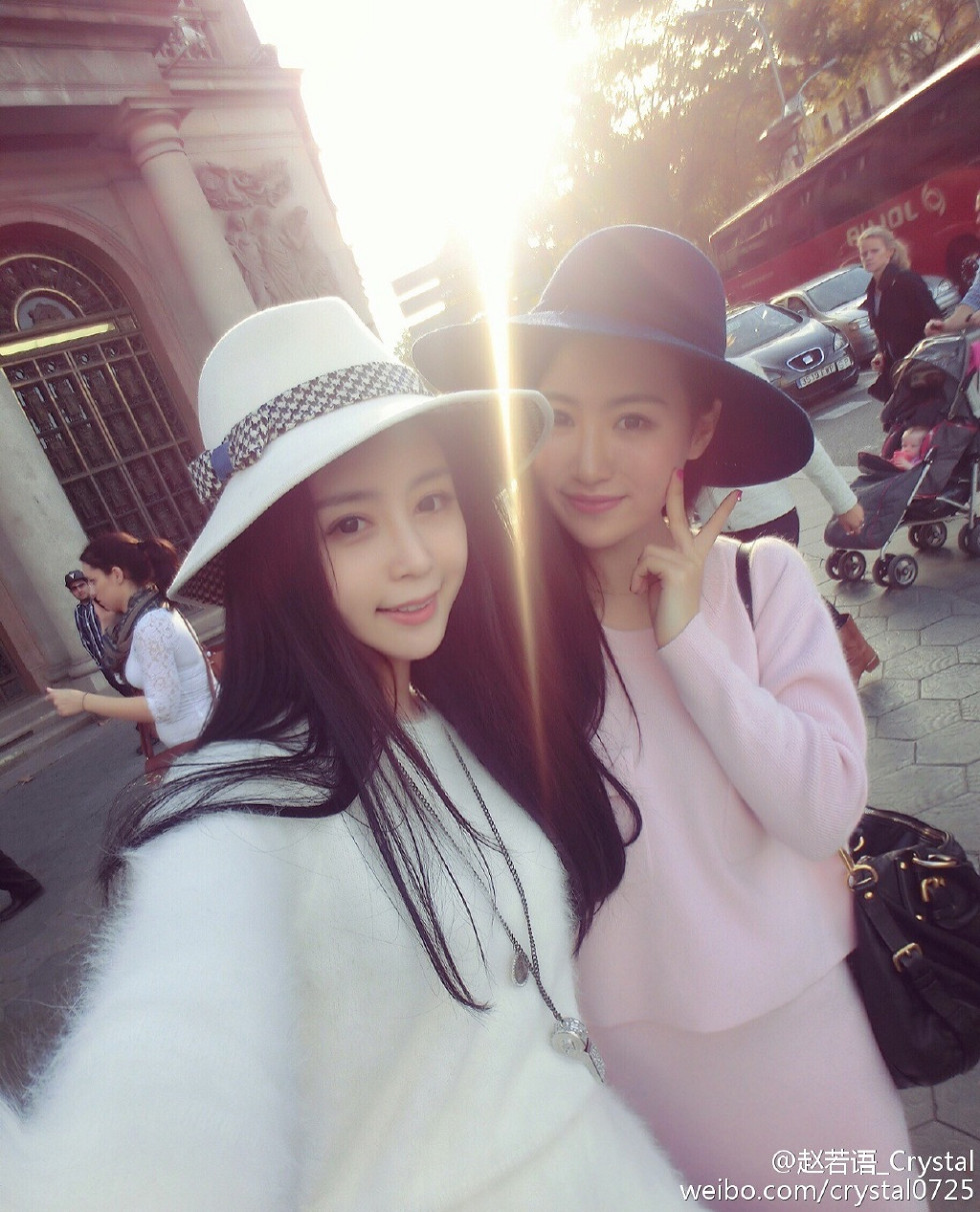 DOTA美女赵若语Crystal黑丝长腿海量微博性感写真415P