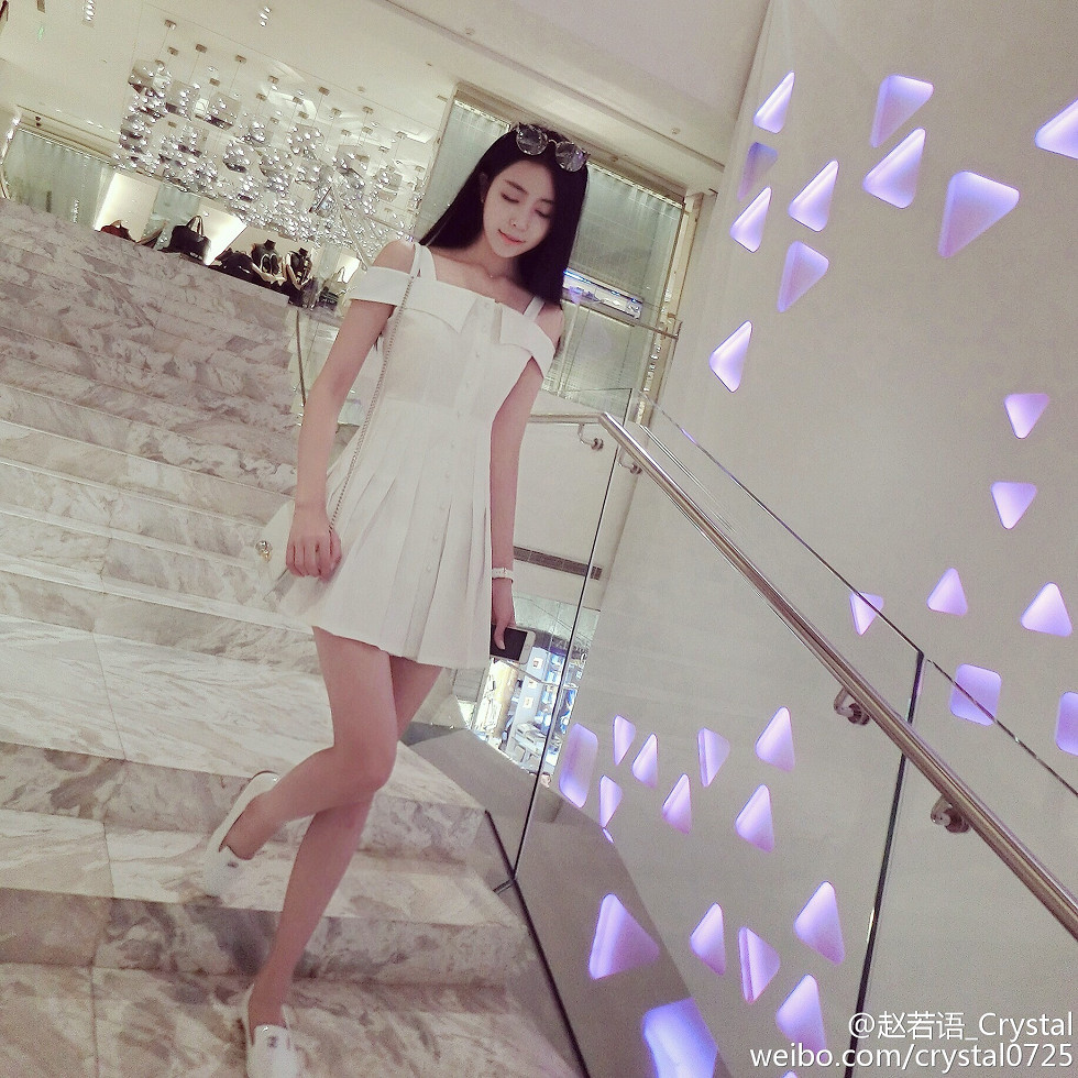 DOTA美女赵若语Crystal黑丝长腿海量微博性感写真415P