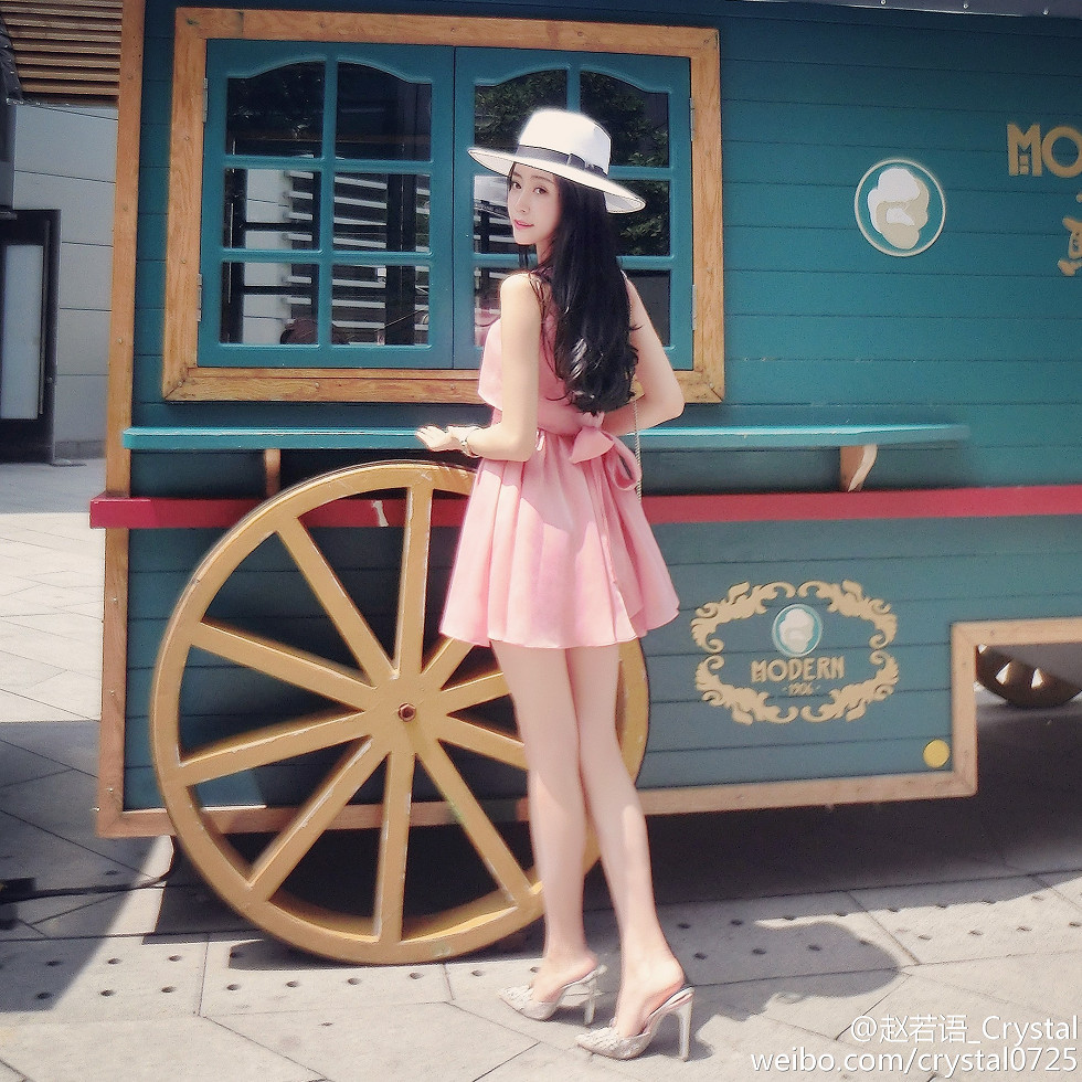 DOTA美女赵若语Crystal黑丝长腿海量微博性感写真415P