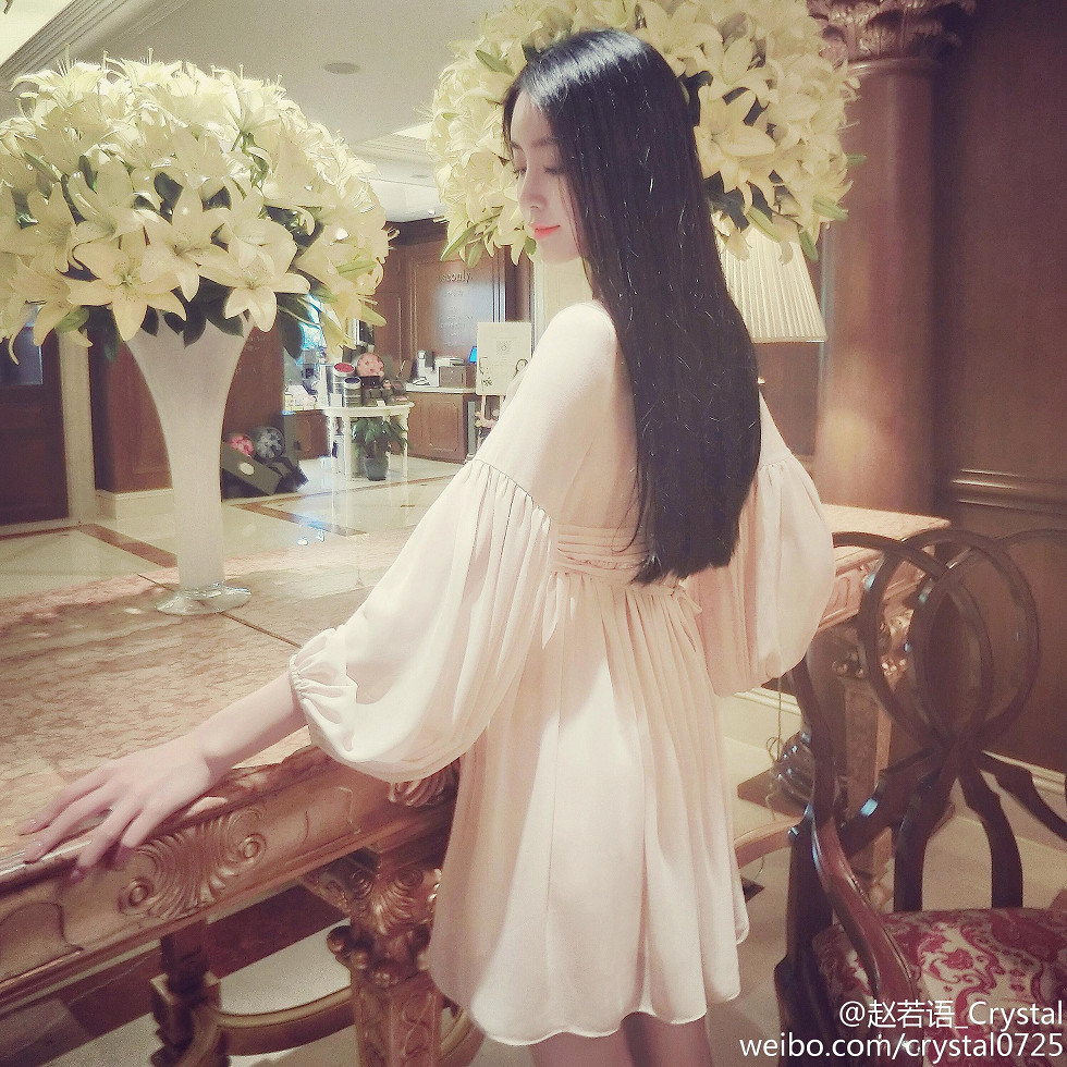 DOTA美女赵若语Crystal黑丝长腿海量微博性感写真415P