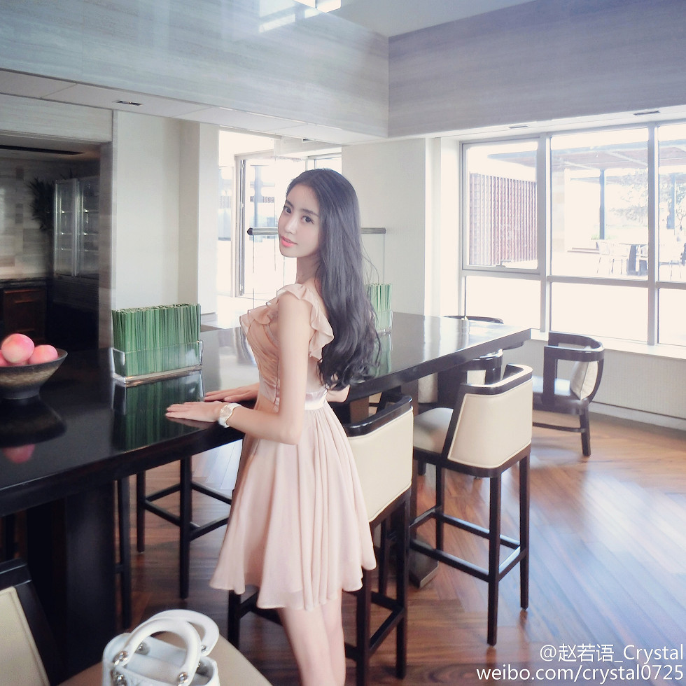 DOTA美女赵若语Crystal黑丝长腿海量微博性感写真415P