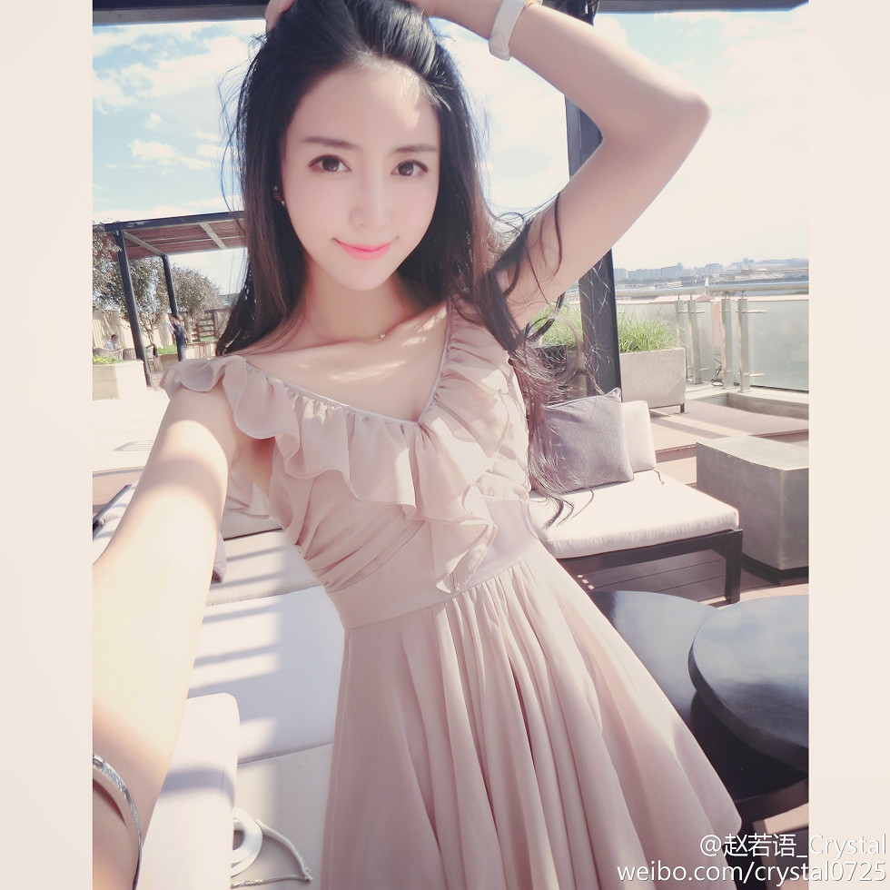 DOTA美女赵若语Crystal黑丝长腿海量微博性感写真415P