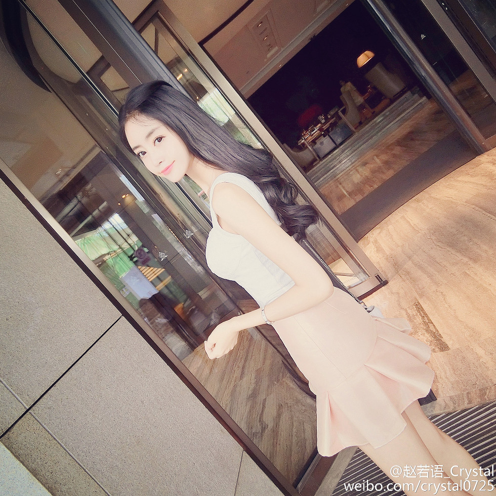 DOTA美女赵若语Crystal黑丝长腿海量微博性感写真415P