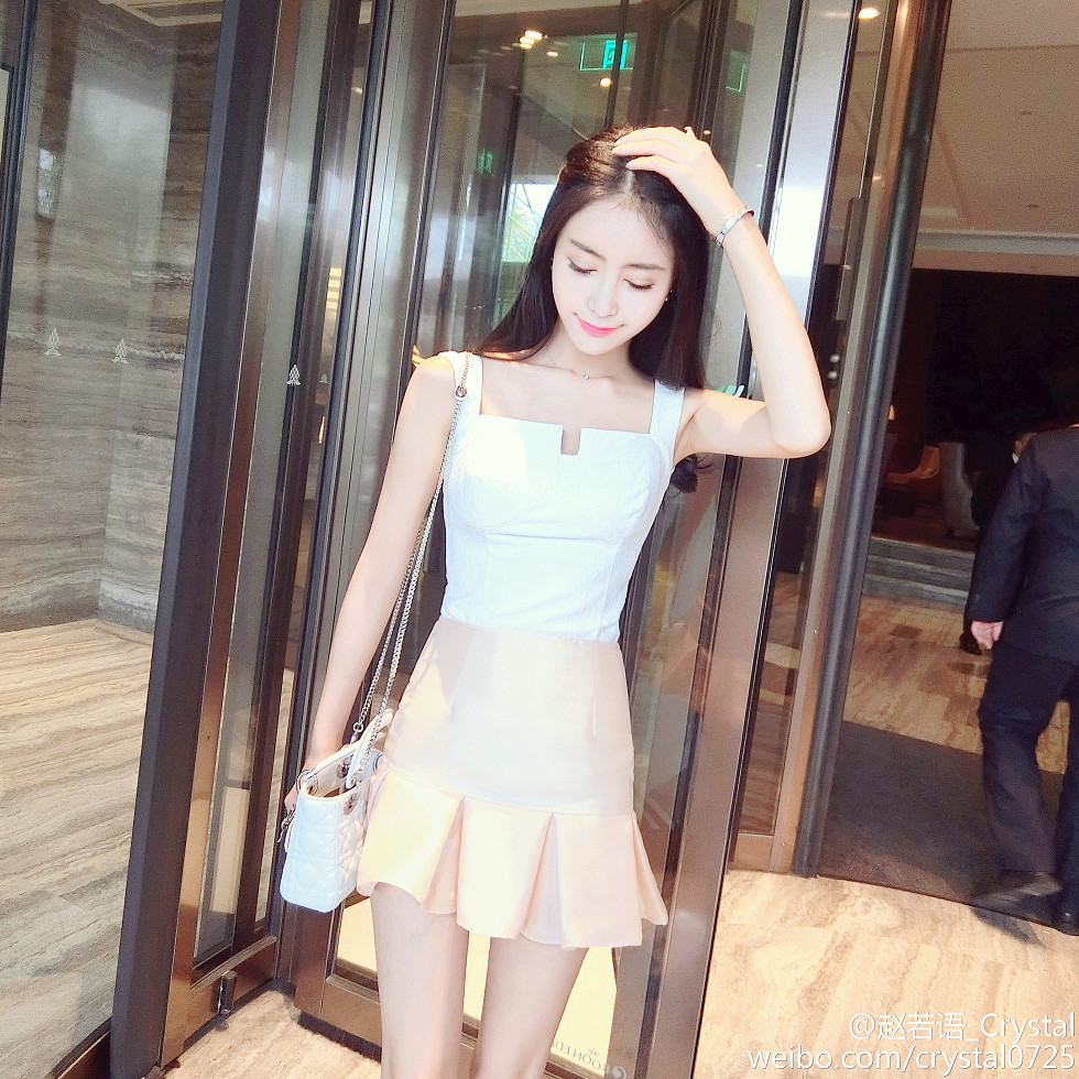 DOTA美女赵若语Crystal黑丝长腿海量微博性感写真415P