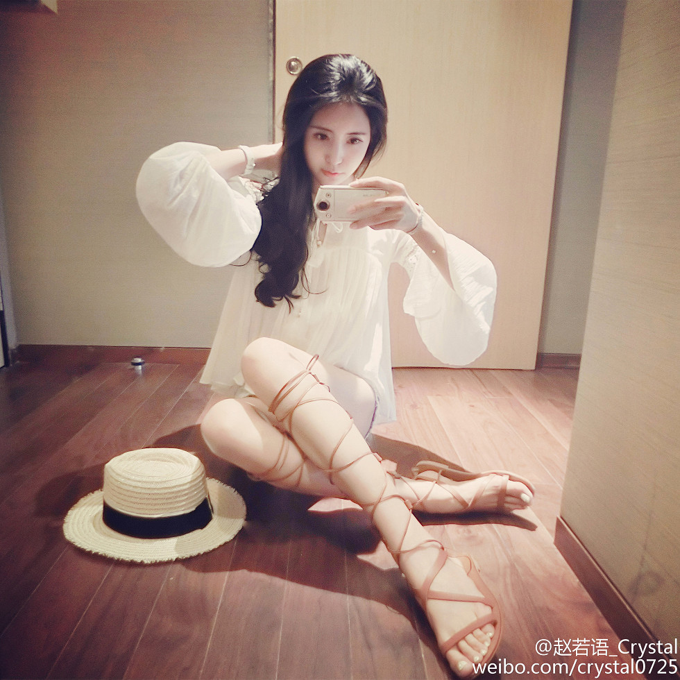 DOTA美女赵若语Crystal黑丝长腿海量微博性感写真415P